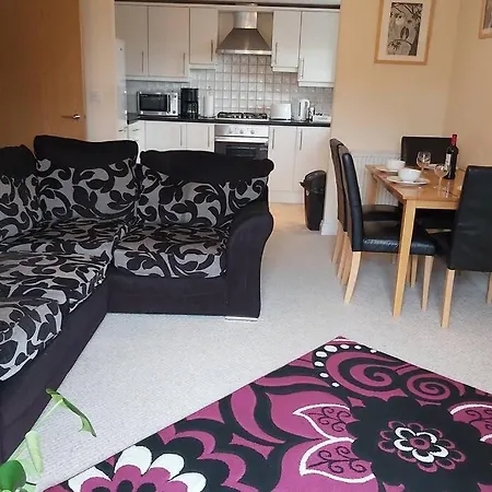 Nigh To Centre/arena/victoria/secure Parking Apartment *