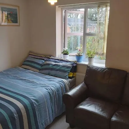 Nigh To Centre/arena/victoria/secure Parking Apartment