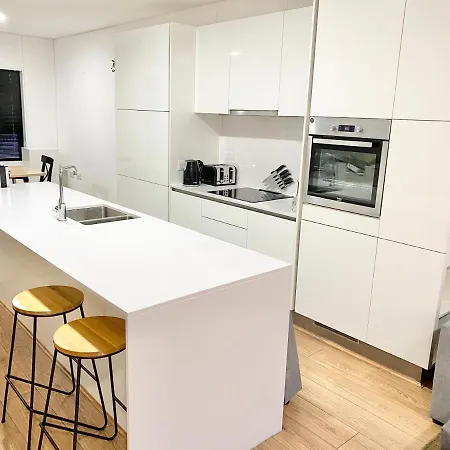 Large Townhouse 5 Beds With Two Parking Spaces - Centre Holiday home *