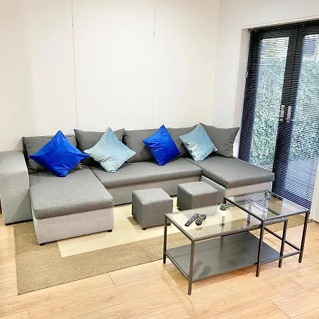 Large Townhouse 5 Beds With Two Parking Spaces - Centre * Manchester
