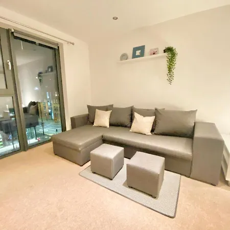 Modern Centre 2-bedroom