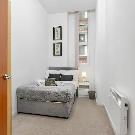Cozy Stays Princess Street Centre