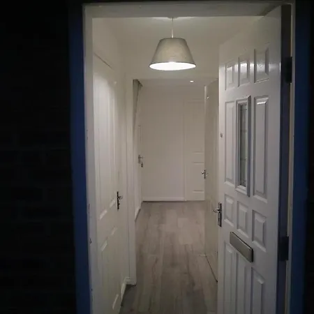 Family Friendly House Апартаменты Манчестер