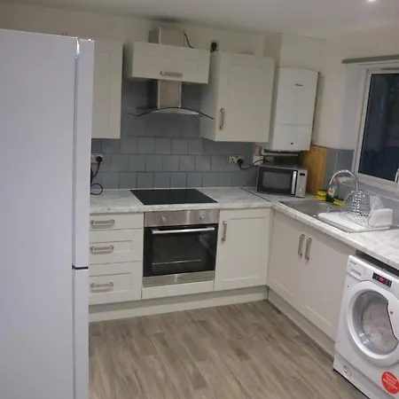 Апартаменты Family Friendly House Манчестер