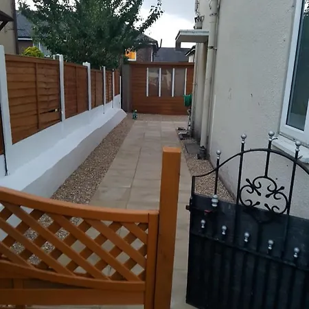 8 Formby Road Salford Homestay