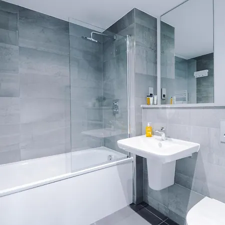 Hilltop Serviced - Deansgate Apartment Manchester