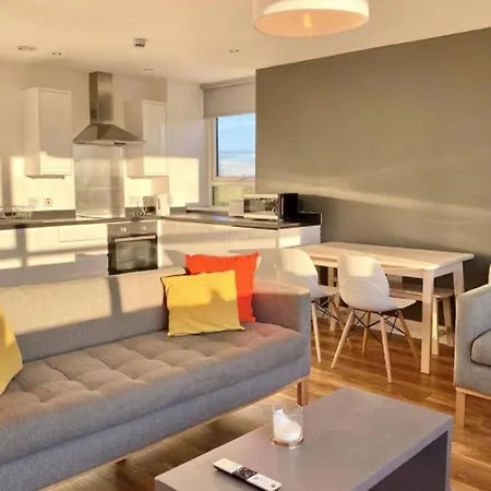 Stunning 2 Bed Apt-amazing Transport Links-sleeps5 *