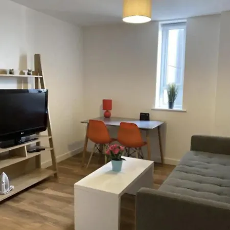 Modern & Bright Apt With Free Parking! - Sleeps 3 Διαμέρισμα *