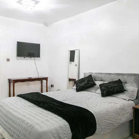 Cheetham Hills Apartment