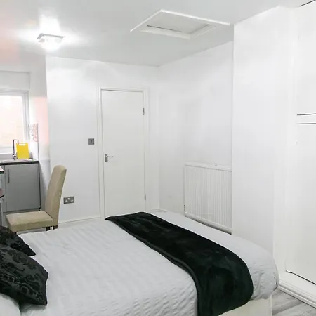 Apartment Cheetham Hills *