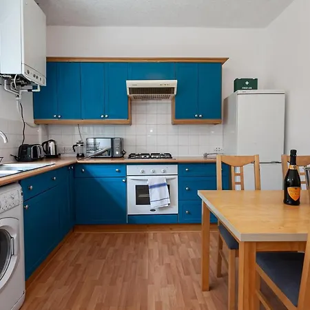 Chic 3 Bed House For Up To 6 People In The City Of
