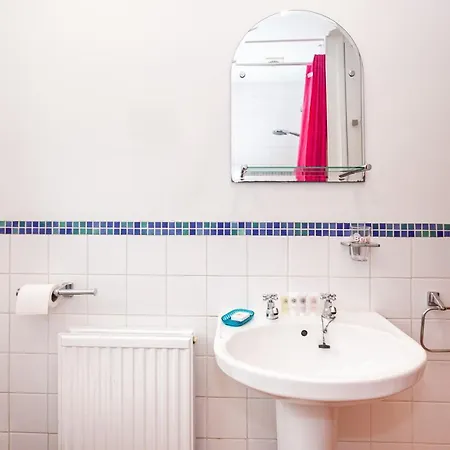 Chic 3 Bed House For Up To 6 People In The City Of * Manchester