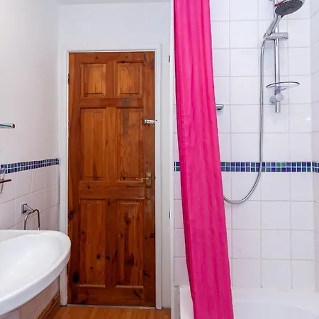 Chic 3 Bed House For Up To 6 People In The City Of Lägenhet Manchester