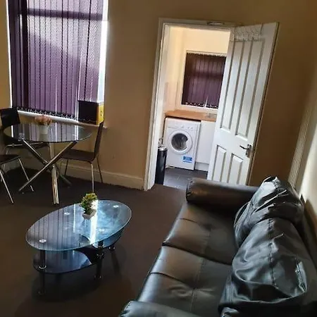 Bright And Spacious Double Room-1 Homestay Manchester