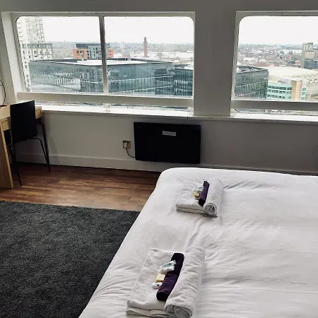 Spacious City Centre With Skyline Views Of Apartmán *
