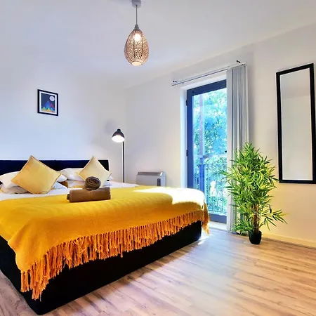 Budget Friendly With Twin Beds & Parking Manchester
