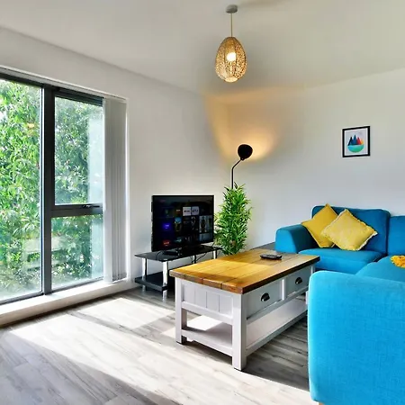 Budget Friendly With Twin Beds & Parking Apartment Manchester
