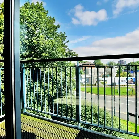 Budget Friendly With Twin Beds & Parking * Manchester