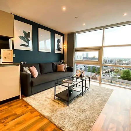 Luxury Penthouse City Centre Apartment