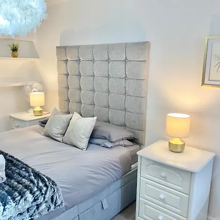 Modern Centre 2-bedroom Manchester