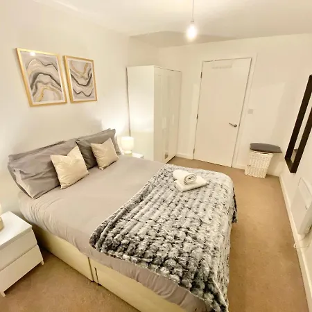 Modern Centre 2-bedroom *