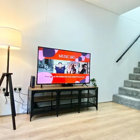 Holiday home Large Townhouse 5 Beds With Two Parking Spaces - Centre Manchester