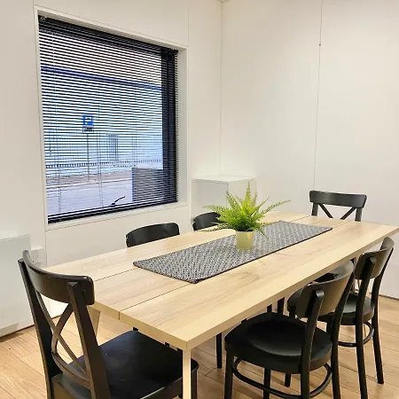 Large Townhouse 5 Beds With Two Parking Spaces - Centre