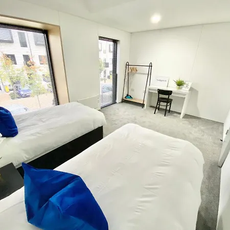 Holiday home Large Townhouse 5 Beds With Two Parking Spaces - Centre