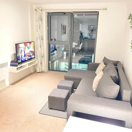 Modern Centre 2-bedroom