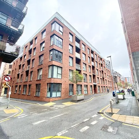 2 Bedroom Hosted By Halo Properties Manchester