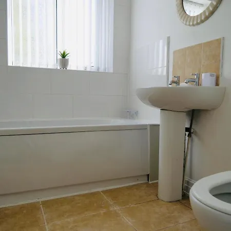 Reddish Comfort House Apartment Manchester