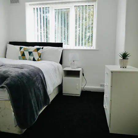Reddish Comfort House * Manchester