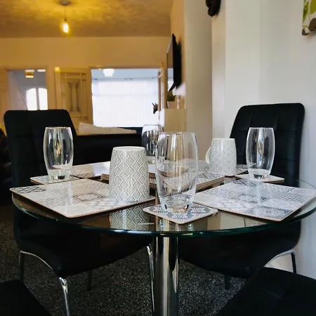 Reddish Comfort House Apartment *