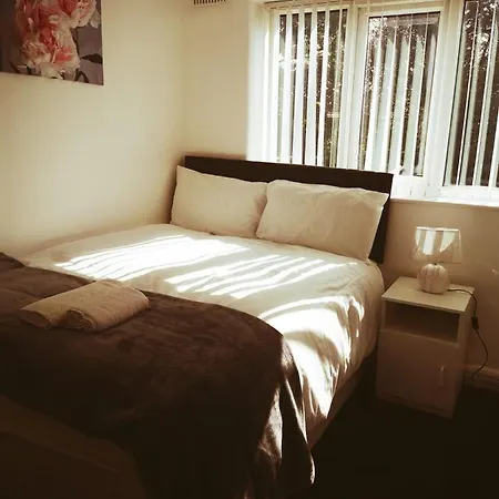 Apartment Reddish Comfort House *