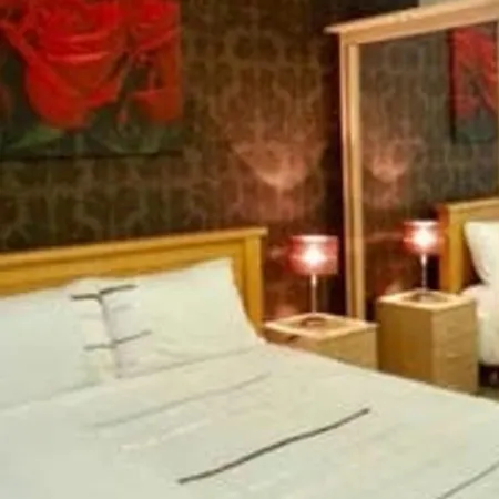 Holiday home Lovely 3 Bed House Nr Etihad Stadium & Centre