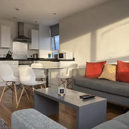 Bright&beautiful 2bed Apt - Free Parking - Sleeps5 Lägenhet