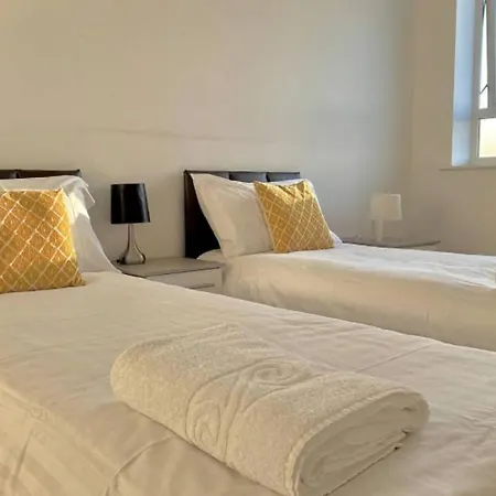 Stunning 2 Bed Apt-amazing Transport Links-sleeps5