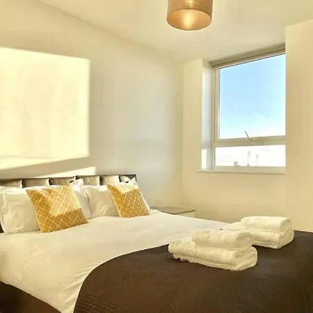Stunning 2 Bed Apt-amazing Transport Links-sleeps5 Lägenhet Manchester