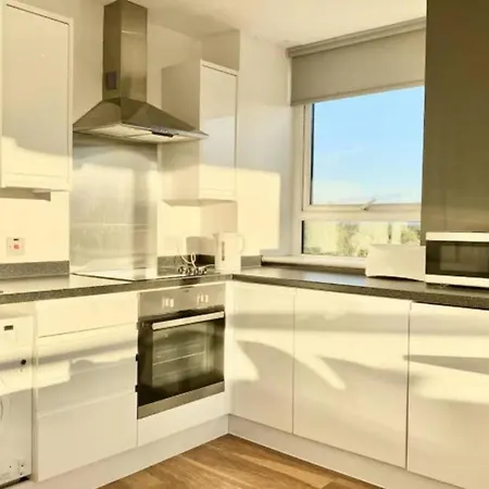 Stunning 2 Bed Apt-amazing Transport Links-sleeps5