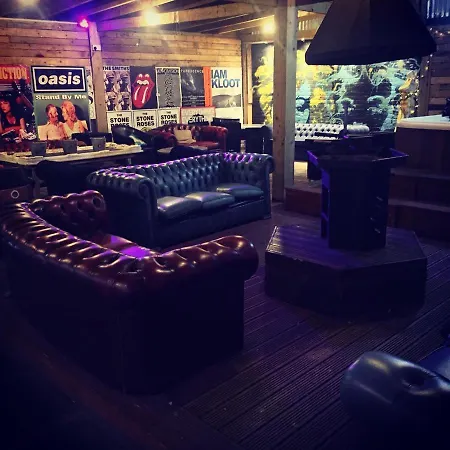 Party Pad Апартаменты