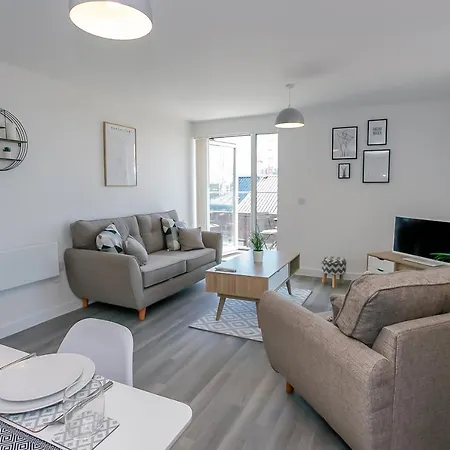 Hilltop Serviced Apartments- Northern Quarter Apartment