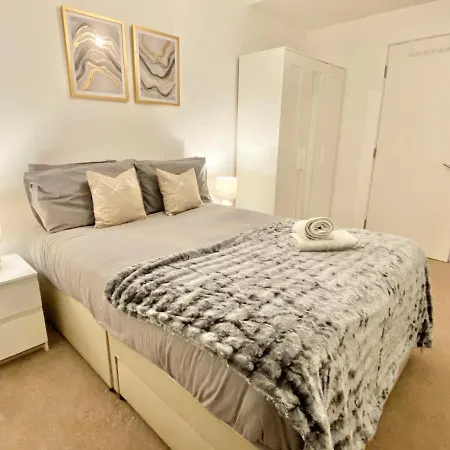 Modern Centre 2-bedroom Manchester