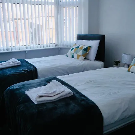 Apartment Reddish Comfort House *