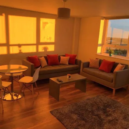 Bright&beautiful 2bed Apt - Free Parking - Sleeps5 Manchester