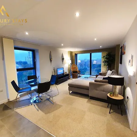 Fru Luxury Stays Serviced *simba* - 2 Bedroom Apartment, Sleeps 4. Gated Allocated Parking Apartmán Manchester