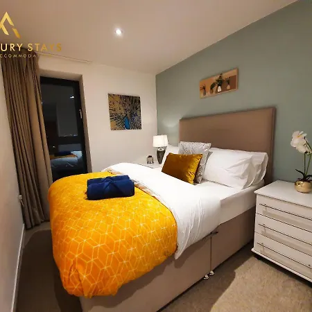 Fru Luxury Stays Serviced *simba* - 2 Bedroom Apartment, Sleeps 4. Gated Allocated Parking Apartmán