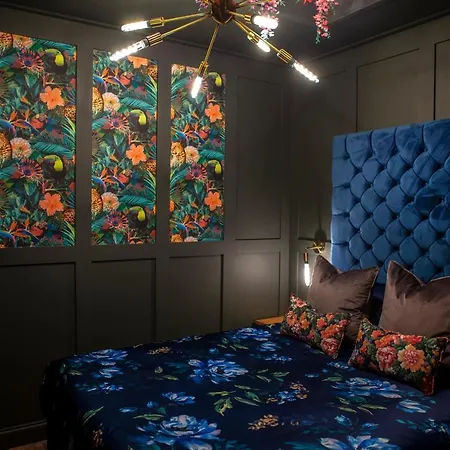 The Orchid By Copper & Blossom * マンチェスター