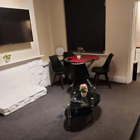 Bright And Spacious Double Room-1 *
