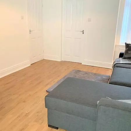 Дом отдыха Trafford/manchester Modern 3 Bedroom House Slps 8 Манчестер