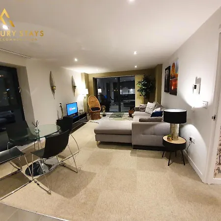 Apartmán Fru Luxury Stays Serviced *simba* - 2 Bedroom Apartment, Sleeps 4. Gated Allocated Parking Manchester